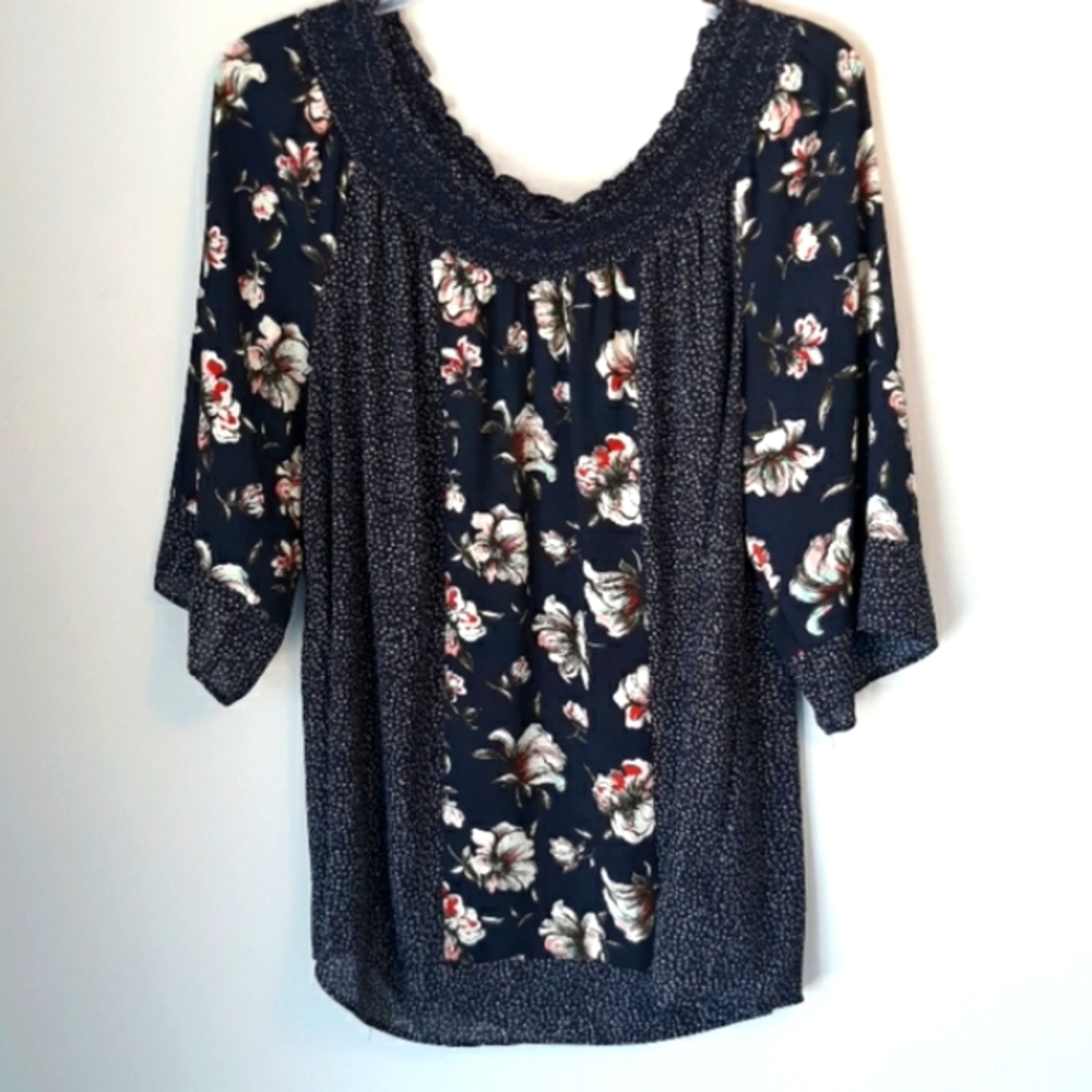 Signature Studio women's blouse